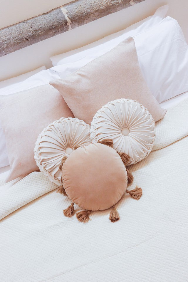 Cuscino Rotondo in Velluto con Frange